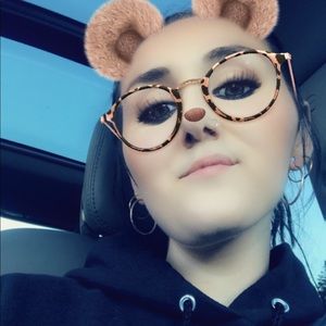 Meet your Posher, Tiffany